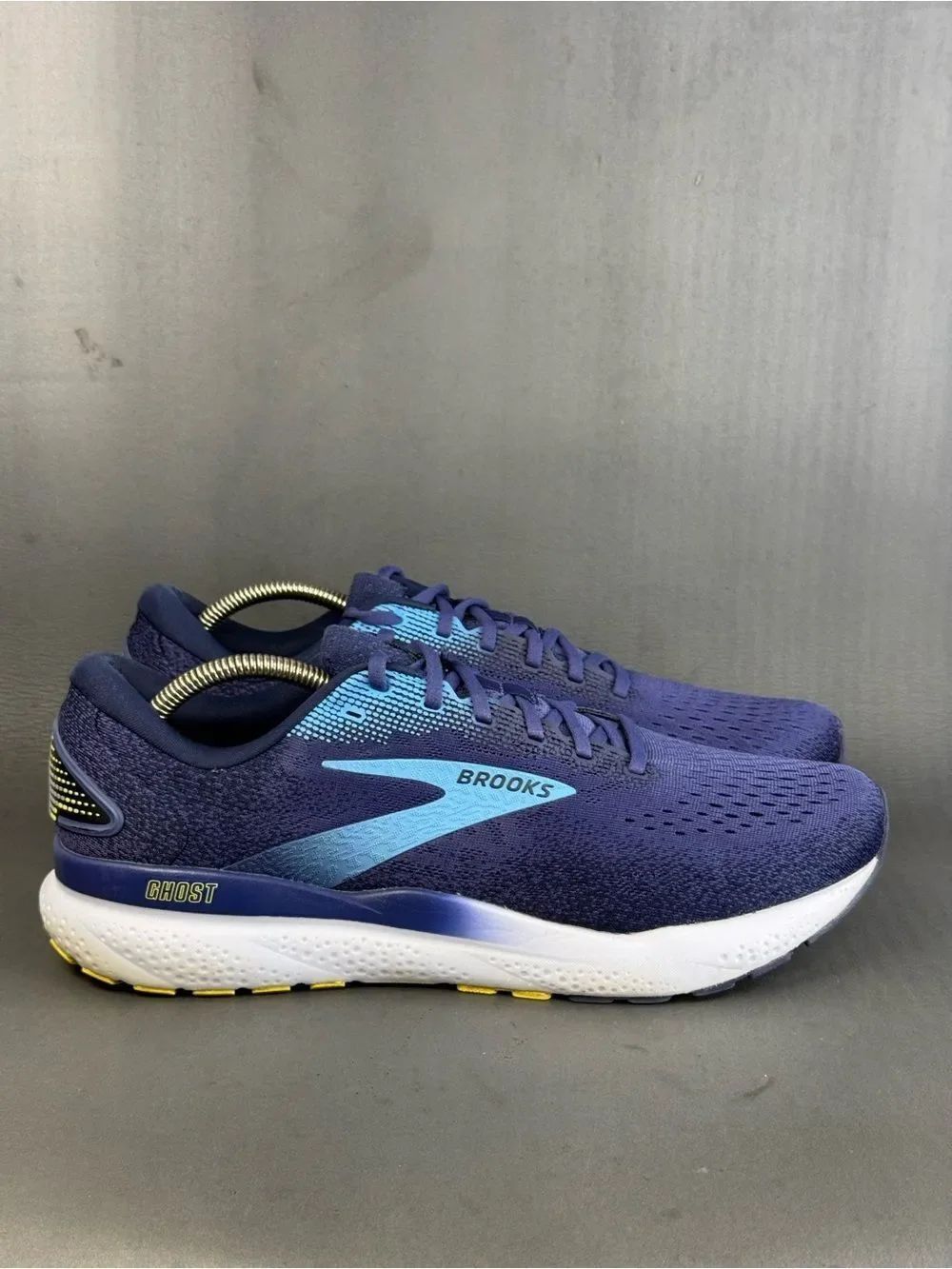 Brooks Men's Ghost 16 neutral running athletic sneaker trainer shoes men’s 12